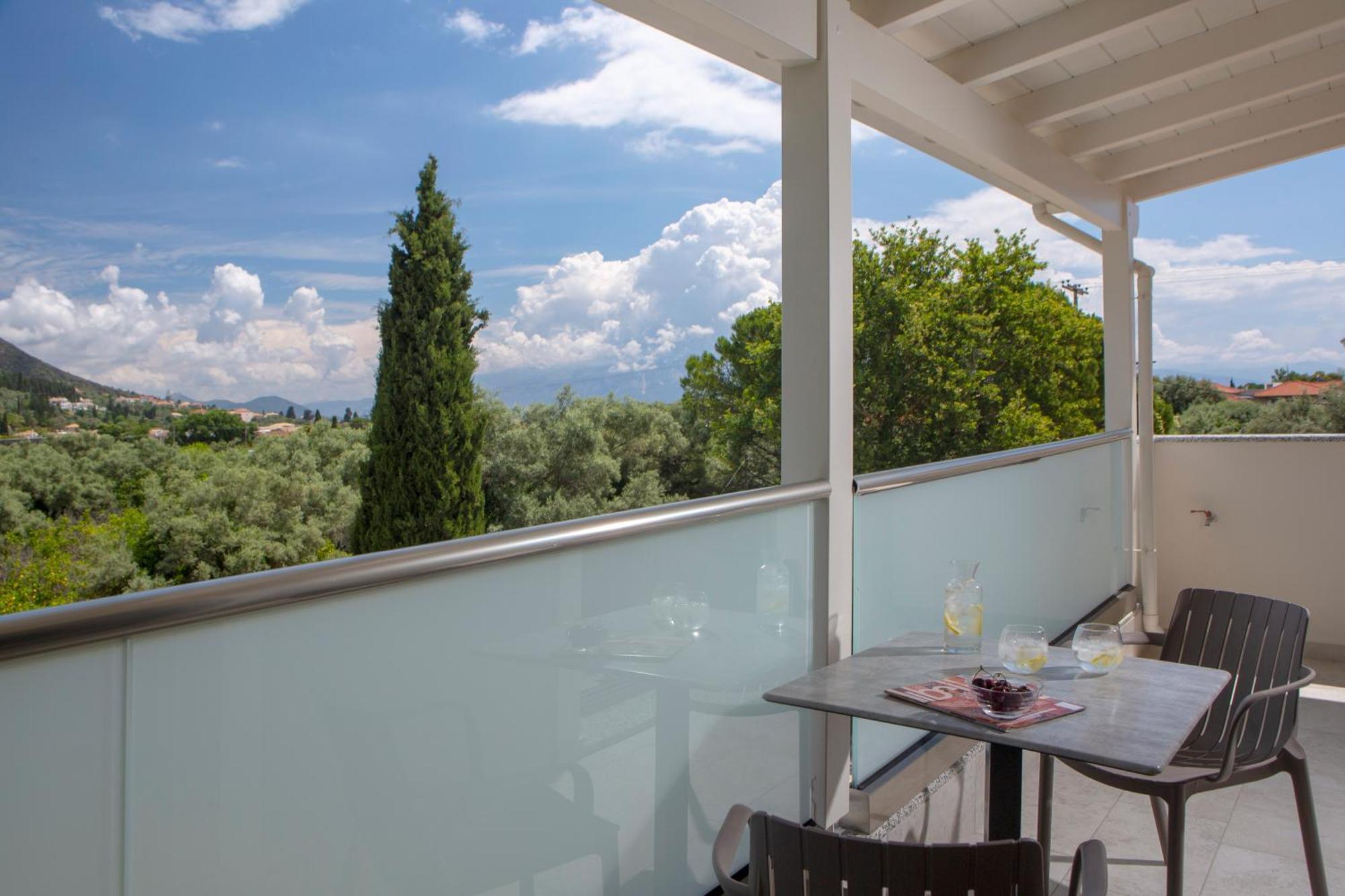 Zisis Suites Νυδρί Δωμάτιο φωτογραφία